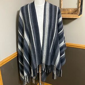 Helen welsh gray & black wool shawl poncho with fringe